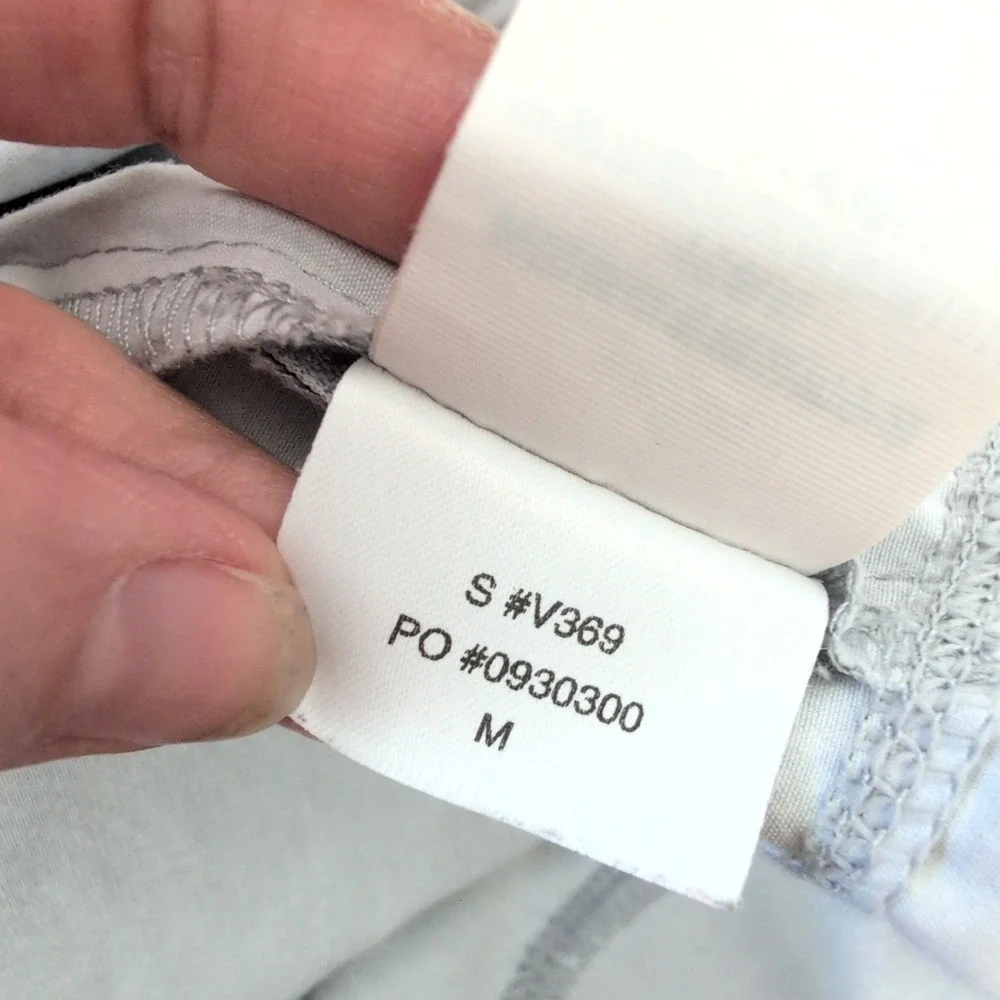 Vuori Mens V369 Grey Geometric Dot Board Shorts Size Medium 4
